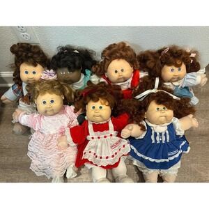 Vintage Talking Cabbage Patch Kids Bundle Of 7 Adorable Dolls Dressed From 1987